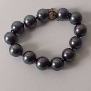 Elegant Black Pearl Bracelet